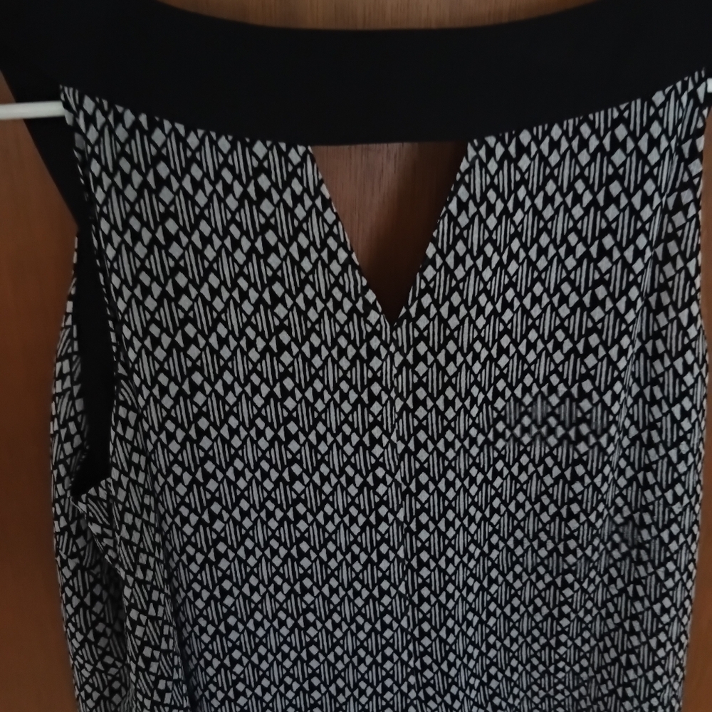 Nine West Black and White Patterned Top - Picture 4 of 5